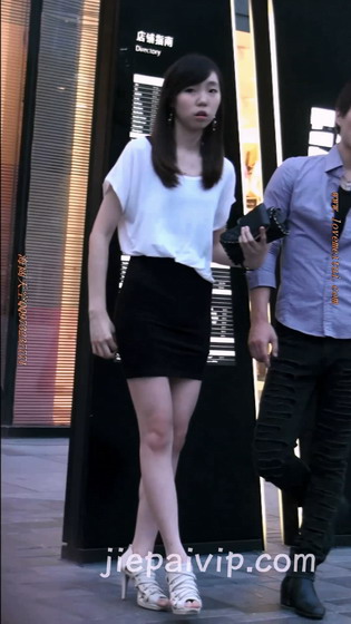 ��ɫ���ε��崿��Ů [mp4/322M]