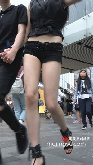 4K������Ƶ������С�������̽����ȿ���Ů[MP4-1.14GB]