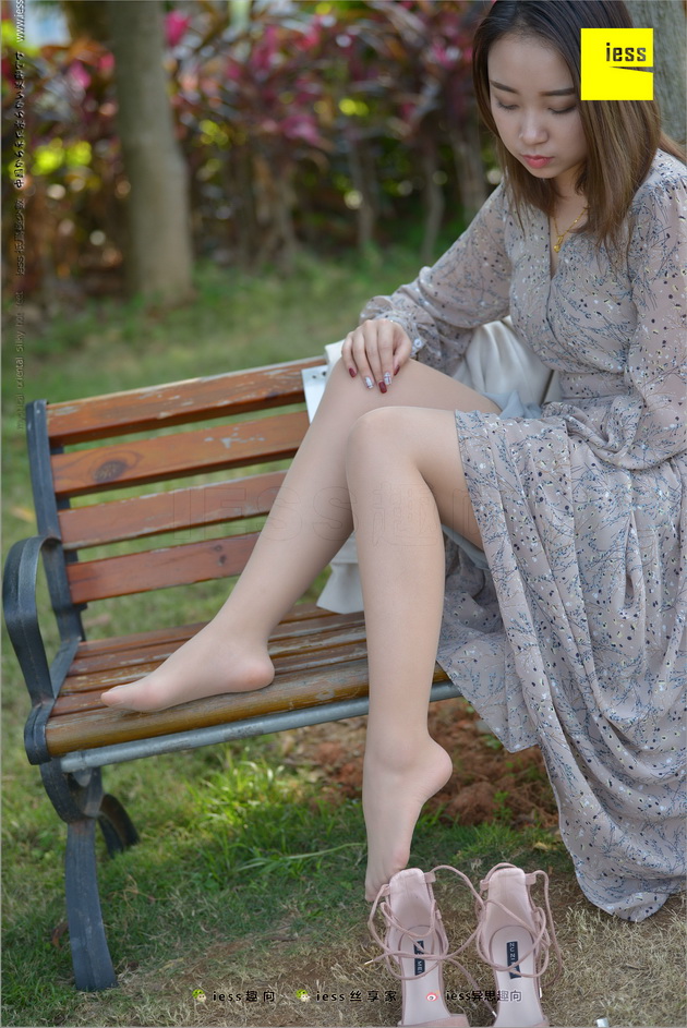 [IESS��˼Ȥ��] 2018.04.11 No.215 ܰ�� ���[99P112M]