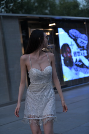 ��ʯ��Ʒ ��ɫ����ȹ�Ըг��ȸ߸���Ů[82P/2.3G]